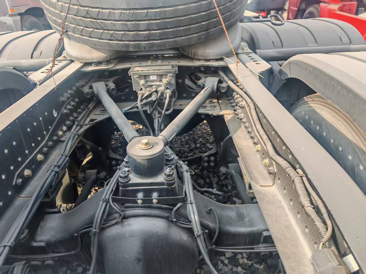 Auman 6×4 - Chassis trailer: picture 4 Auman 6×4 - Chassis trailer: picture 4