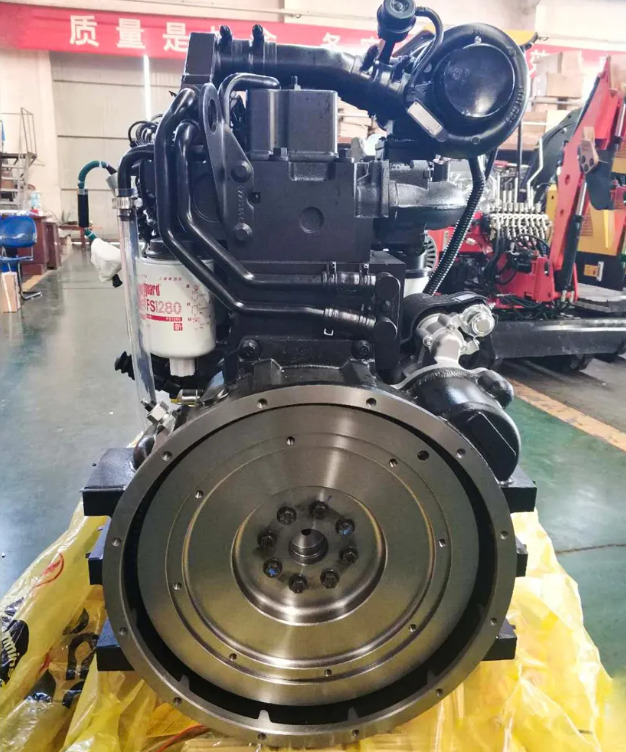 CUMMINS 6CTA8.3 - Engine for Excavator: picture 1 CUMMINS 6CTA8.3 - Engine for Excavator: picture 1