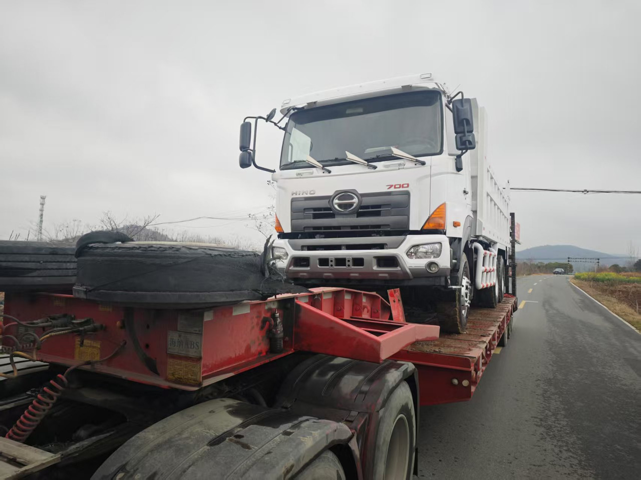 HINO HINO 700 - Tipper: picture 4 HINO HINO 700 - Tipper: picture 4