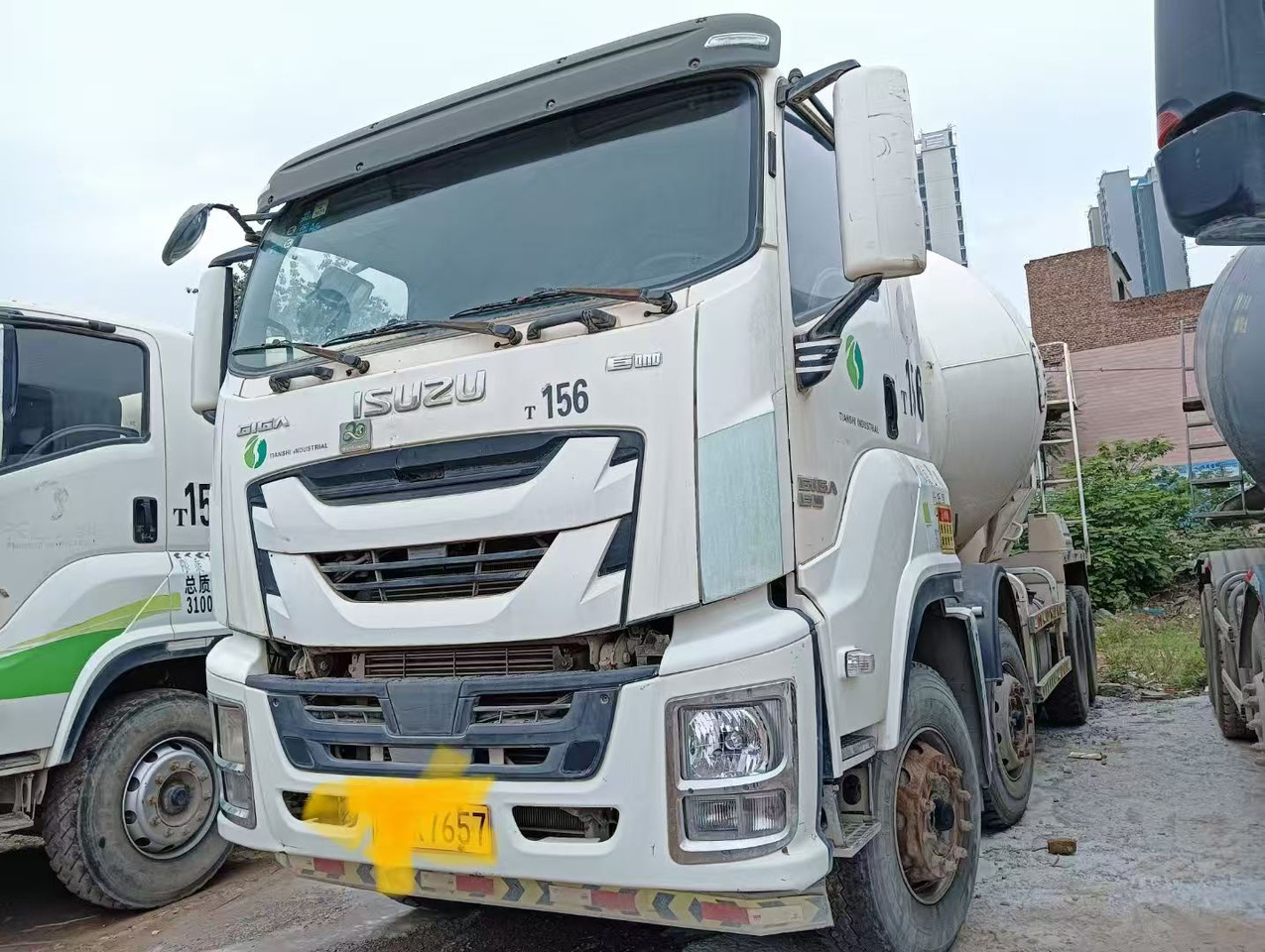 ISUZU ISUZU T156  15 cubic meter mixing tank - Concrete mixer: picture 1 ISUZU ISUZU T156  15 cubic meter mixing tank - Concrete mixer: picture 1