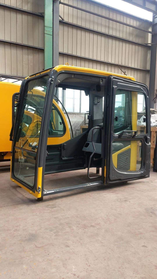 KOMATSU PC 210-8 - Cab for Excavator: picture 1 KOMATSU PC 210-8 - Cab for Excavator: picture 1
