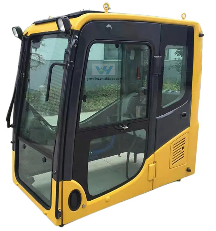 KOMATSU PC200-8 - Cab for Excavator: picture 1 KOMATSU PC200-8 - Cab for Excavator: picture 1