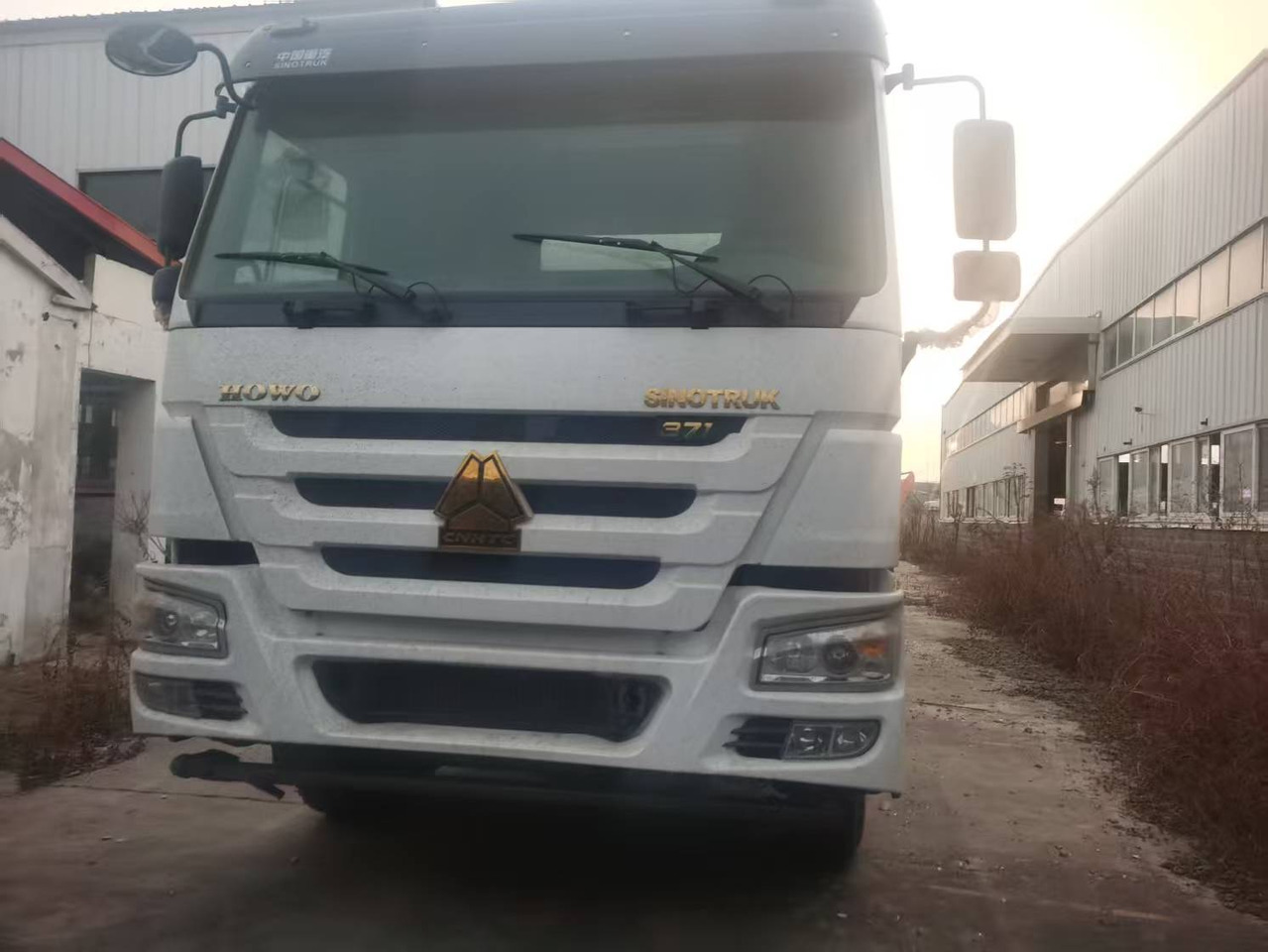 SINOTRUK HOWO 371HP,6×4,20 cubic - Tank truck: picture 2 SINOTRUK HOWO 371HP,6×4,20 cubic - Tank truck: picture 2