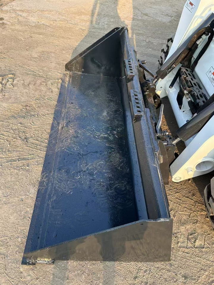 BOBCAT High Performance Low Hours Excellent Condition Reliable Second Hand Bobcat S550 Skid Steer Loader in Stock for Sale - Skid steer loader: picture 5 BOBCAT High Performance Low Hours Excellent Condition Reliable Second Hand Bobcat S550 Skid Steer Loader in Stock for Sale - Skid steer loader: picture 5