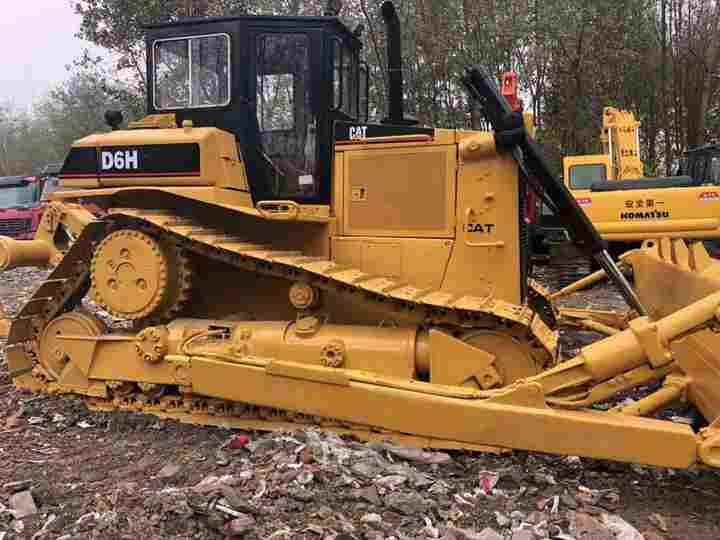 CAT High Quality Used Machinery , Original D6h Cat Bulldozer , Winch Attached Cat Bulldozer - Bulldozer: picture 2 CAT High Quality Used Machinery , Original D6h Cat Bulldozer , Winch Attached Cat Bulldozer - Bulldozer: picture 2