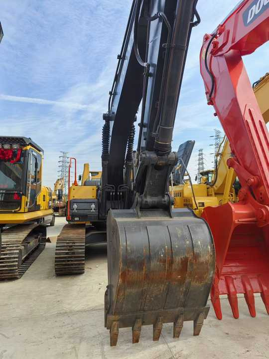 Hot Selling volvo Brand Ec210 20tons Excavator in Stock Used Korea Brand volvo Ec210 240 290 Excavator for Sale - Crawler excavator: picture 3 Hot Selling volvo Brand Ec210 20tons Excavator in Stock Used Korea Brand volvo Ec210 240 290 Excavator for Sale - Crawler excavator: picture 3