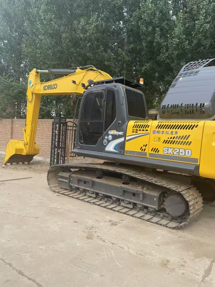KOBELCO High Efficiency KOBELCO SK250 Excavator - Crawler excavator: picture 1 KOBELCO High Efficiency KOBELCO SK250 Excavator - Crawler excavator: picture 1