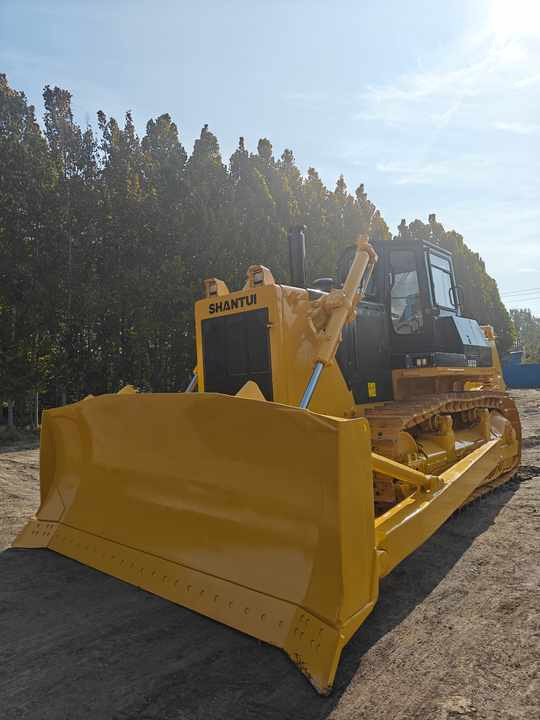 Used Construction Machinery Shantui SD32 Bulldozer for Sales S Econd-hand SD22 32 Bulldozer Crawler Type Bulldozer Price Lower - Bulldozer: picture 5 Used Construction Machinery Shantui SD32 Bulldozer for Sales S Econd-hand SD22 32 Bulldozer Crawler Type Bulldozer Price Lower - Bulldozer: picture 5