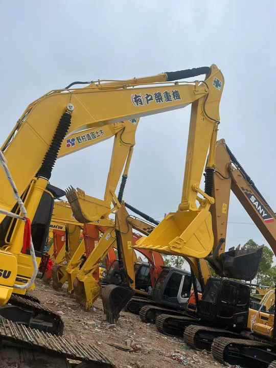 Used Good Quality Japan Original PC240-8 in Good Condition PC240-8 Komatsu - Crawler excavator: picture 5 Used Good Quality Japan Original PC240-8 in Good Condition PC240-8 Komatsu - Crawler excavator: picture 5