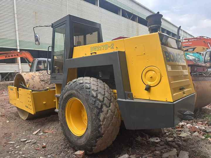 Used Heavy Construction Equipment BW217D Second Hand Road Rollers Used Machine Hot Sale - Road roller: picture 3 Used Heavy Construction Equipment BW217D Second Hand Road Rollers Used Machine Hot Sale - Road roller: picture 3