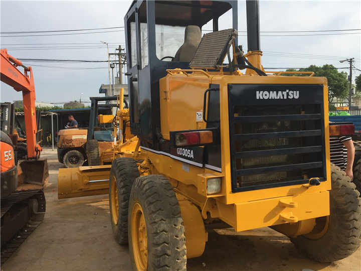 Used Komatsu GD305 Motor Grader Cheap Price Komatsu Road Grader GD305 Good Condition in China - Grader: picture 4 Used Komatsu GD305 Motor Grader Cheap Price Komatsu Road Grader GD305 Good Condition in China - Grader: picture 4