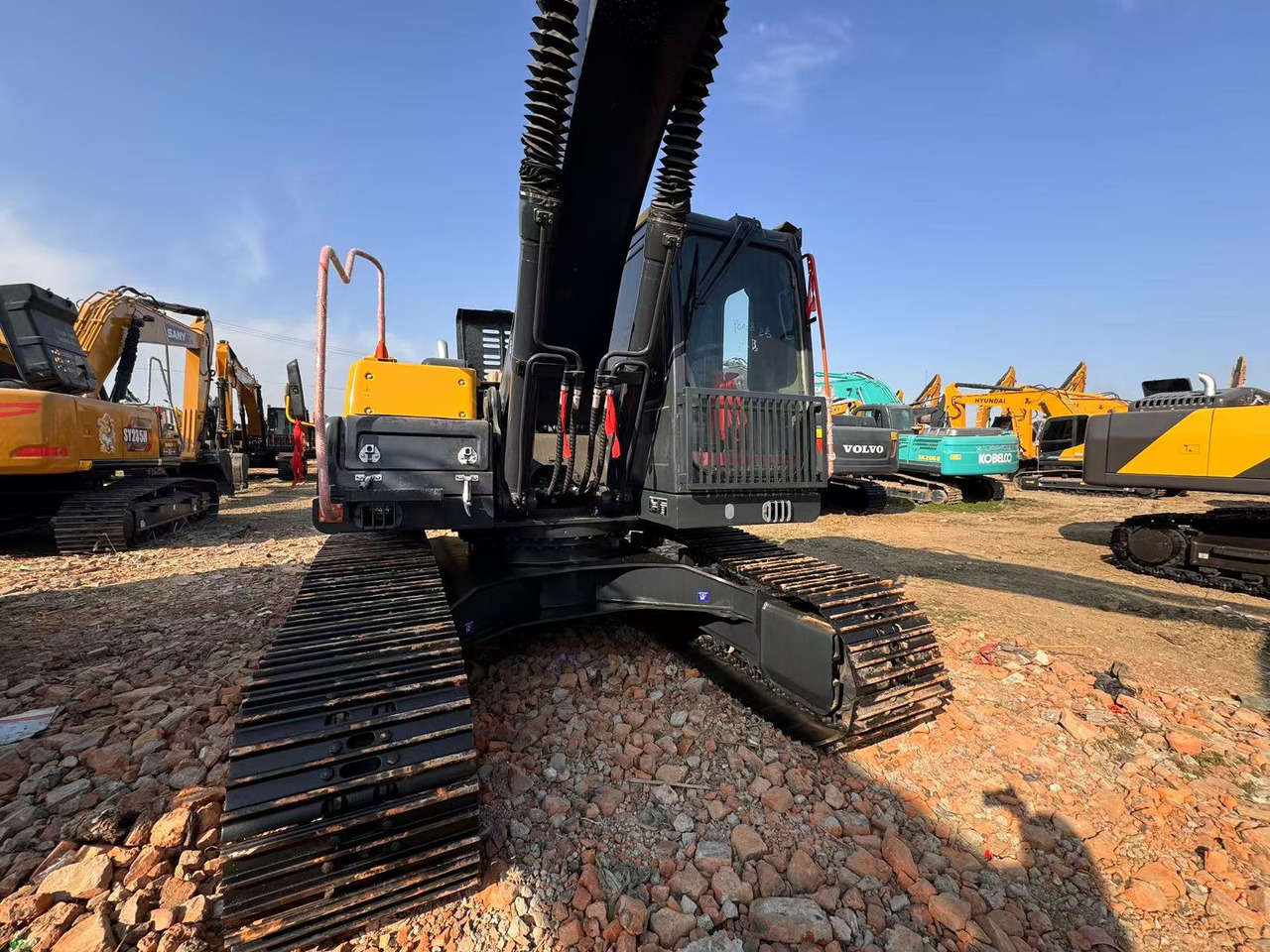 VOLVO Used Excellent Excavator EC210 on Sale - Crawler excavator: picture 3 VOLVO Used Excellent Excavator EC210 on Sale - Crawler excavator: picture 3