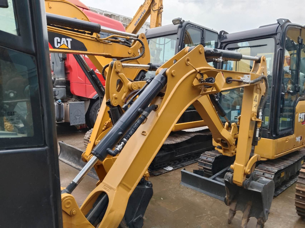 CATERPILLAR 302 - Mini excavator: picture 2 CATERPILLAR 302 - Mini excavator: picture 2
