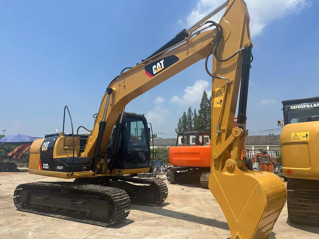CATERPILLAR 312D2 - Mini excavator: picture 3 CATERPILLAR 312D2 - Mini excavator: picture 3