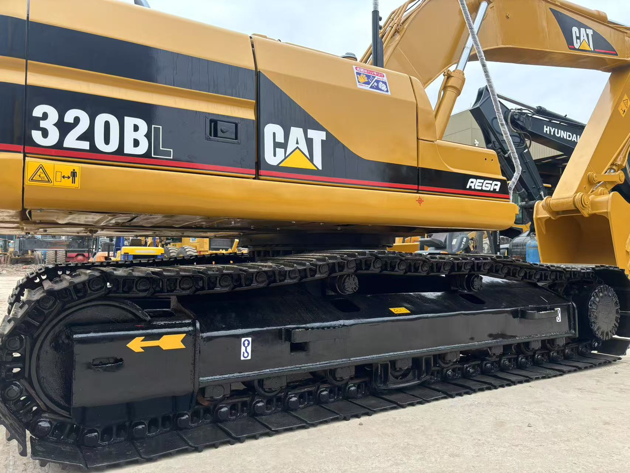 CATERPILLAR 320BL - Crawler excavator: picture 4 CATERPILLAR 320BL - Crawler excavator: picture 4