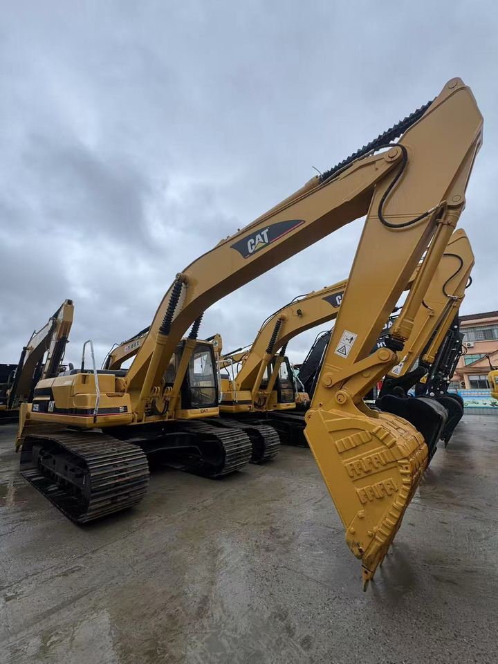 CATERPILLAR 325B - Crawler excavator: picture 4 CATERPILLAR 325B - Crawler excavator: picture 4