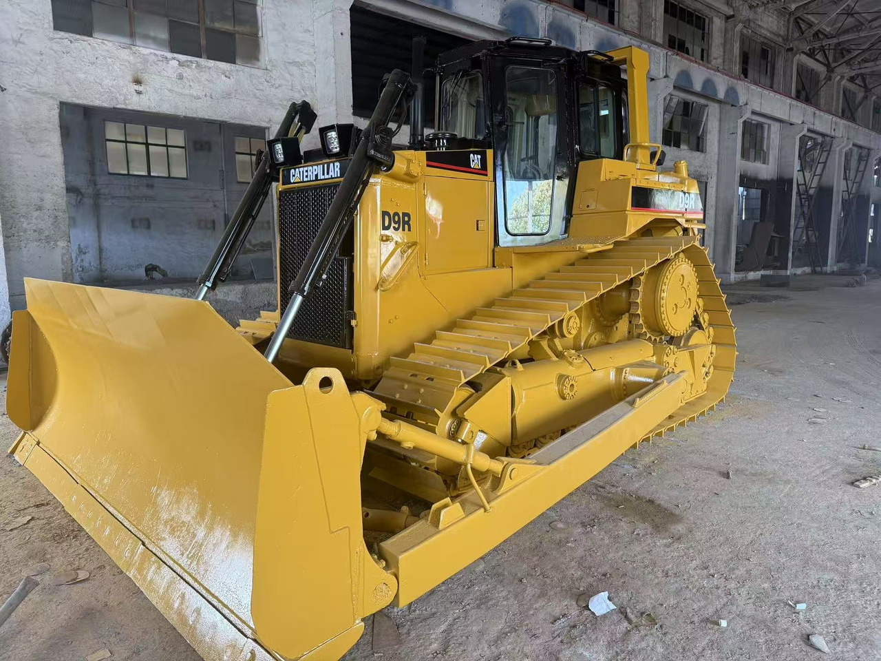 CATERPILLAR D9R - Bulldozer: picture 4 CATERPILLAR D9R - Bulldozer: picture 4