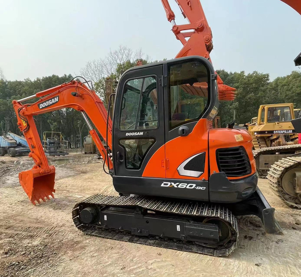 DOOSAN DX60-9C - Crawler excavator: picture 2 DOOSAN DX60-9C - Crawler excavator: picture 2