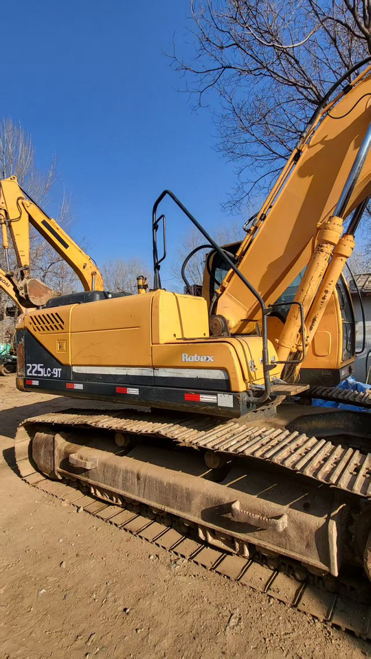 HYUNDAI R220LC-9S - Crawler excavator: picture 1 HYUNDAI R220LC-9S - Crawler excavator: picture 1