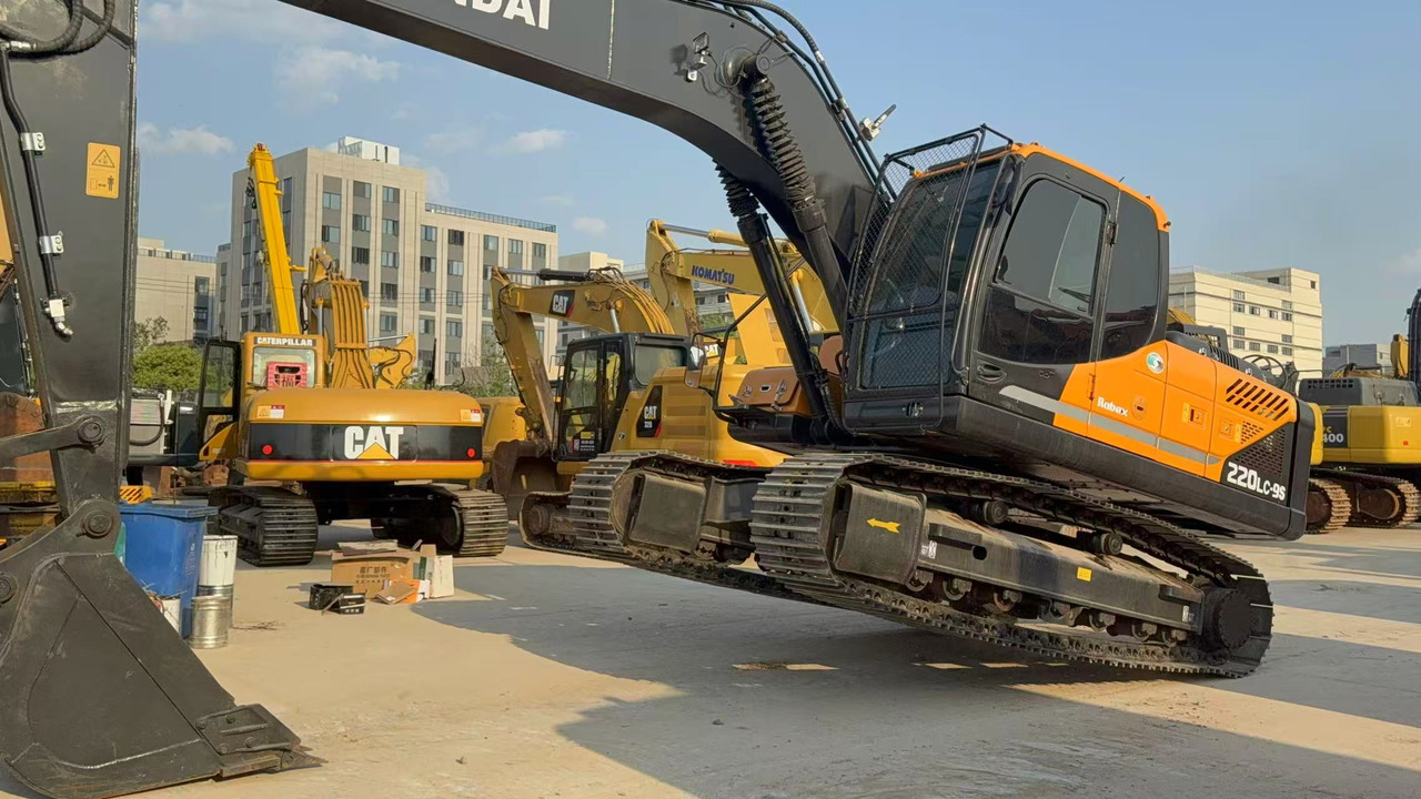 HYUNDAI R220LC-9S - Crawler excavator: picture 5 HYUNDAI R220LC-9S - Crawler excavator: picture 5