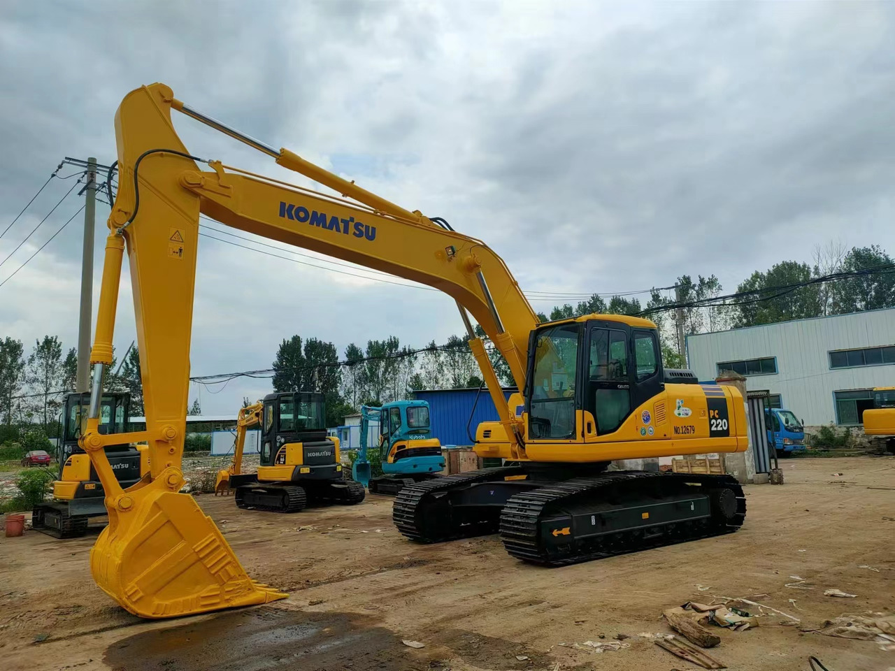 KOMATSU PC220-7 - Crawler excavator: picture 1 KOMATSU PC220-7 - Crawler excavator: picture 1