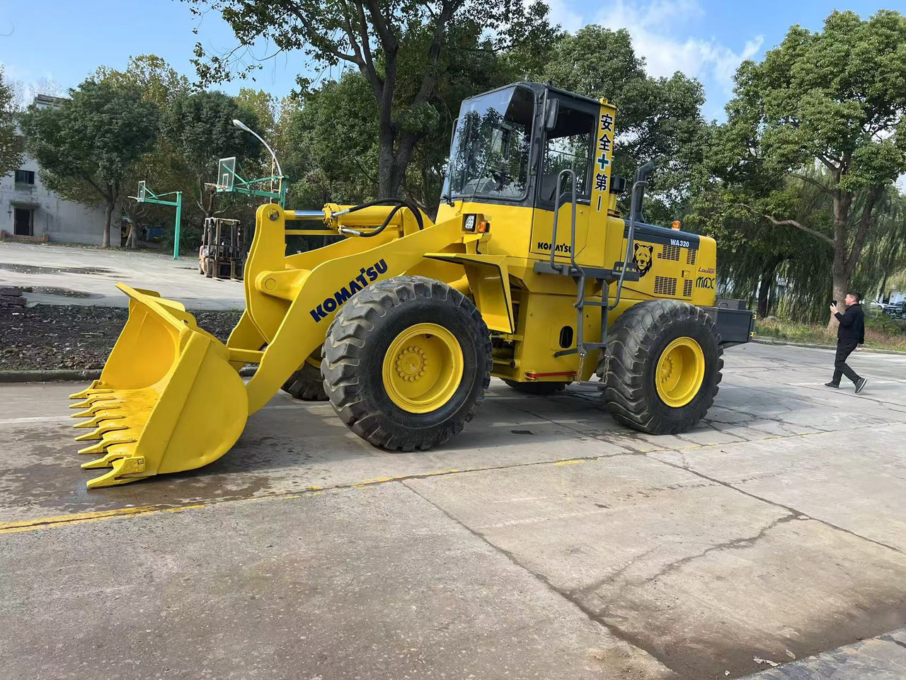 KOMATSU WA320-3 - Wheel loader: picture 1 KOMATSU WA320-3 - Wheel loader: picture 1