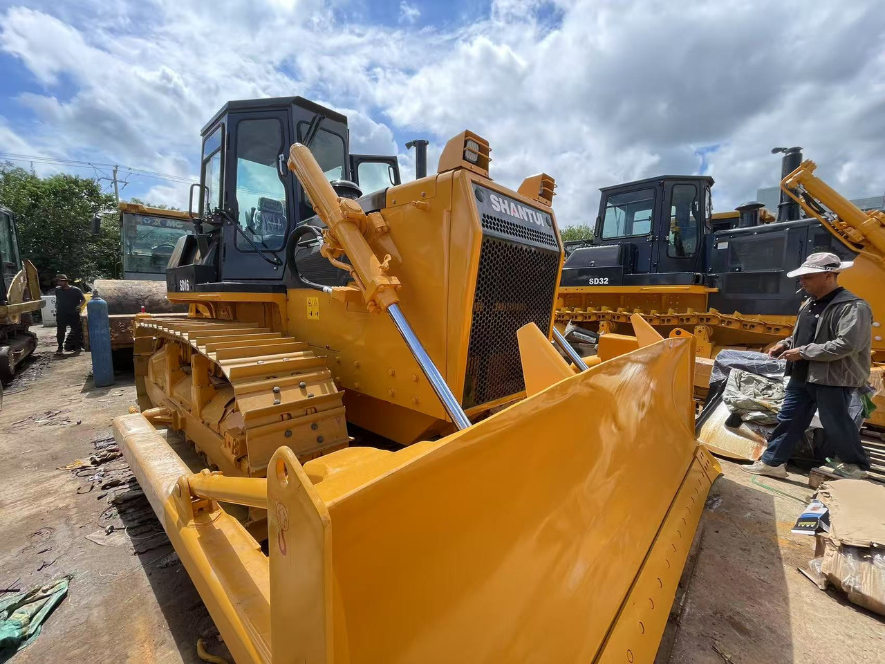 SHANTUI SD16 - Bulldozer: picture 2 SHANTUI SD16 - Bulldozer: picture 2