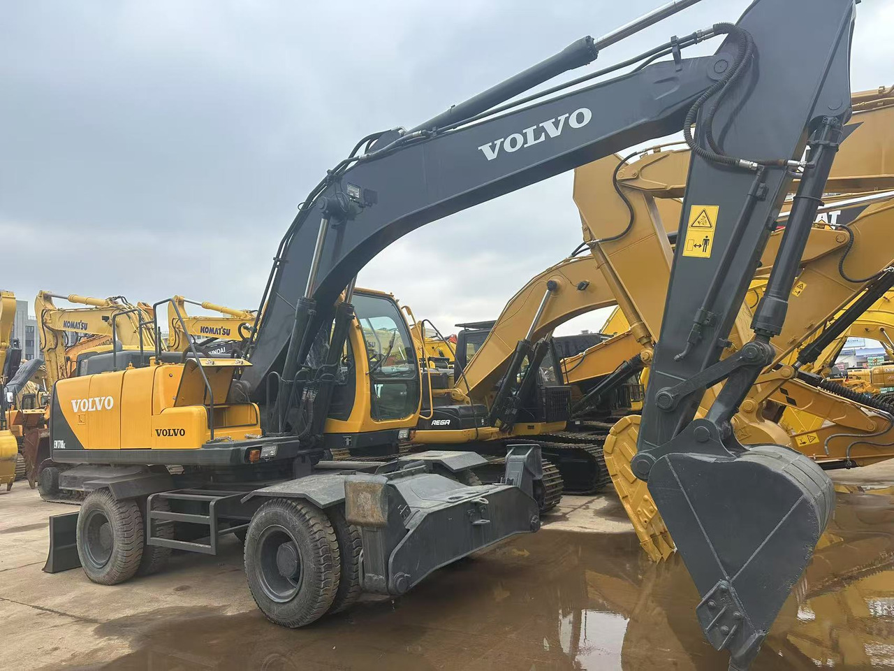 VOLVO EW170BLC - Wheel excavator: picture 1 VOLVO EW170BLC - Wheel excavator: picture 1