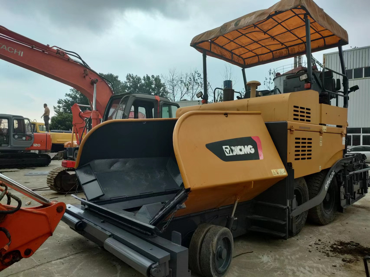 XCMG RP602 - Asphalt paver: picture 3 XCMG RP602 - Asphalt paver: picture 3