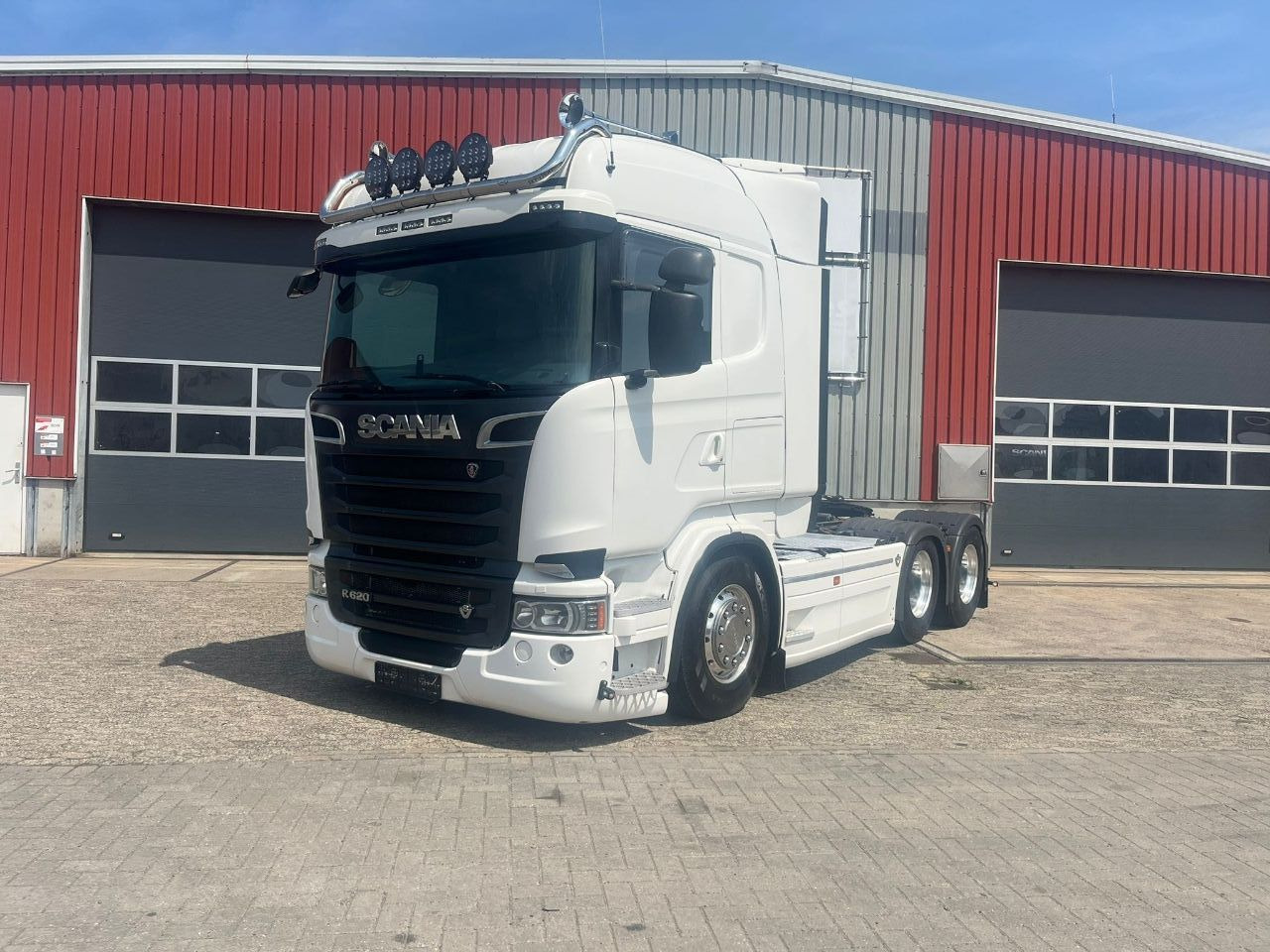 Scania R620-V8 Scania R620 6x4 - Tractor unit: picture 1 Scania R620-V8 Scania R620 6x4 - Tractor unit: picture 1