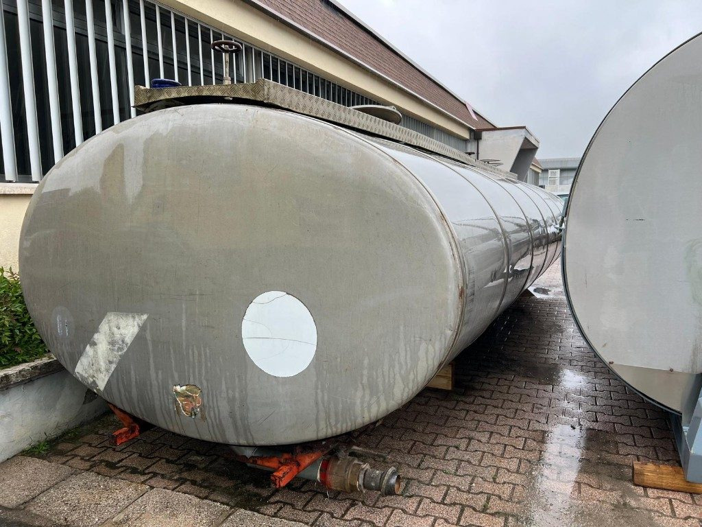 CISTERNA USATA NON SCARRABILE IN ACCIAIO INOX - Tank container: picture 3 CISTERNA USATA NON SCARRABILE IN ACCIAIO INOX - Tank container: picture 3