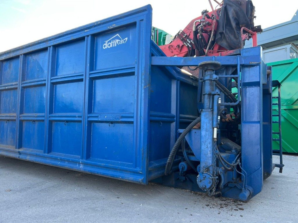 CONTAINER SCARRABILE USATO A CIELO APERTO CON GRU - Roll-off container: picture 2 CONTAINER SCARRABILE USATO A CIELO APERTO CON GRU - Roll-off container: picture 2