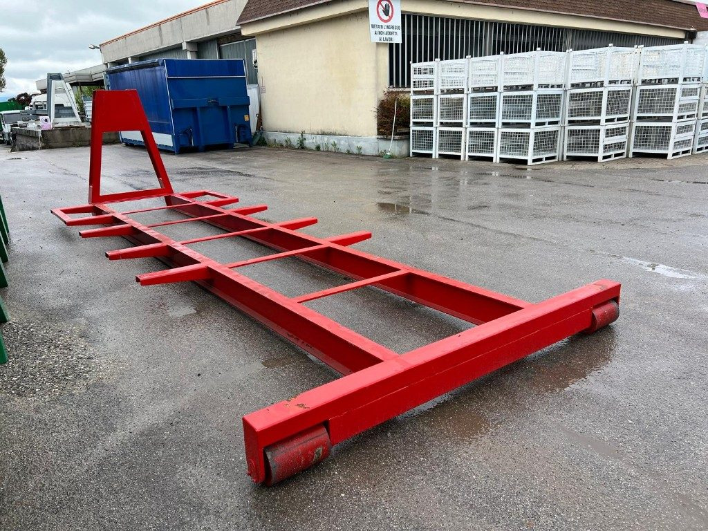 CULLA SCARRABILE NUOVA - Hook lift/ Skip loader system: picture 3 CULLA SCARRABILE NUOVA - Hook lift/ Skip loader system: picture 3