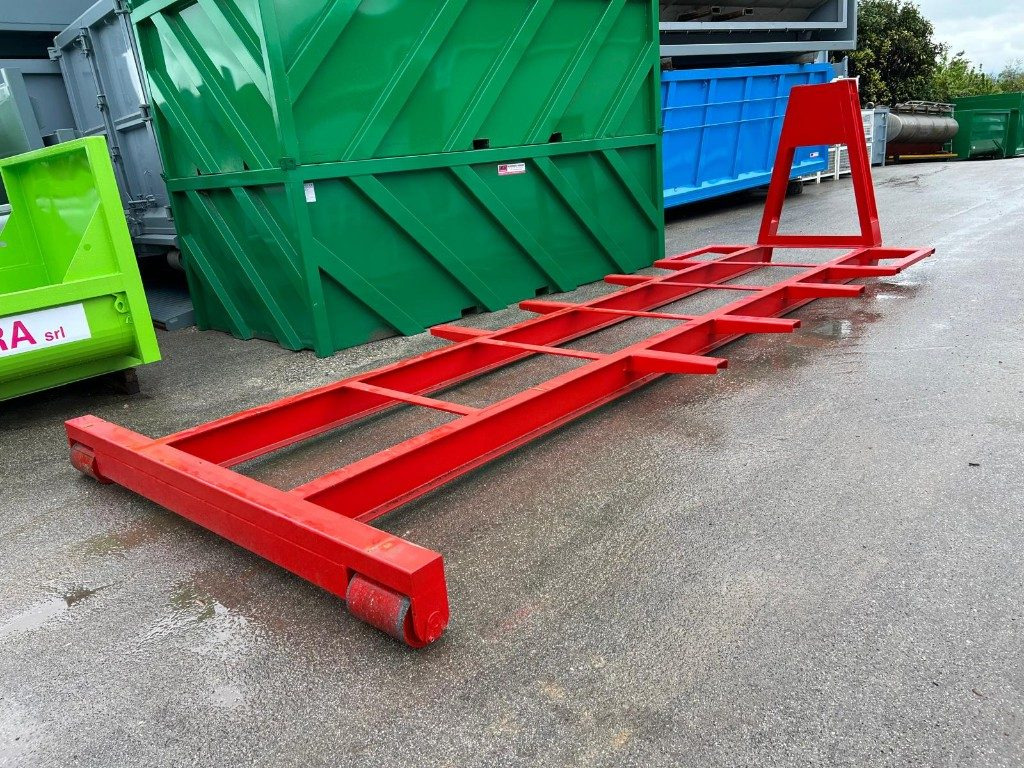 CULLA SCARRABILE NUOVA - Hook lift/ Skip loader system: picture 2 CULLA SCARRABILE NUOVA - Hook lift/ Skip loader system: picture 2