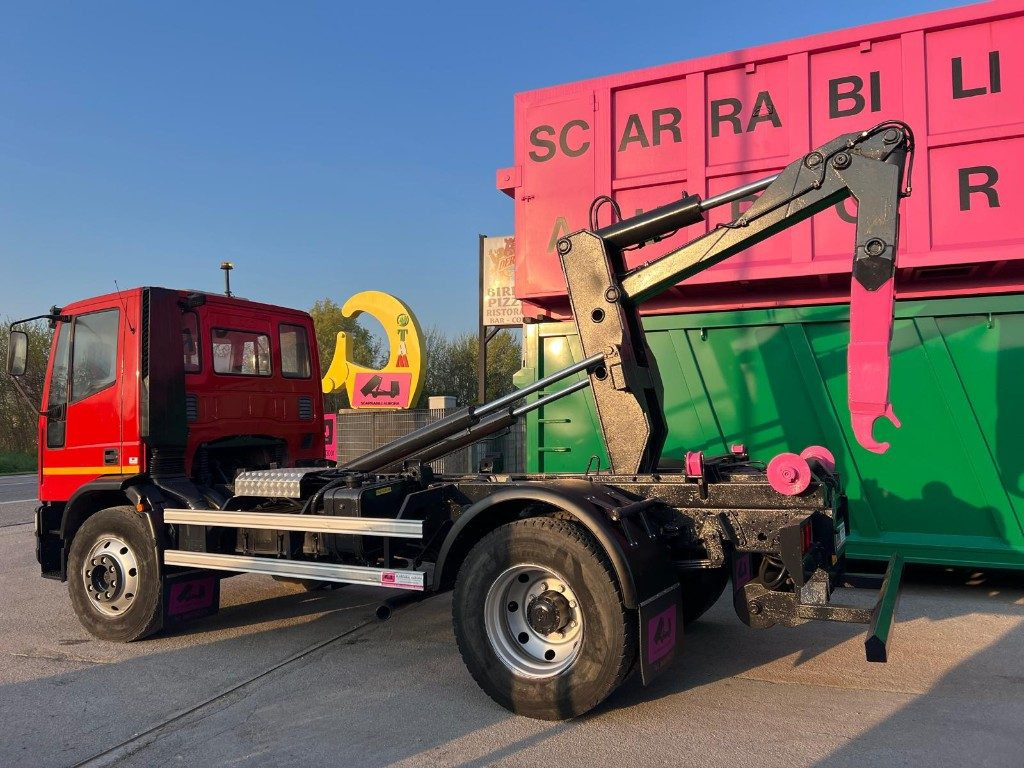 IVECO EUROCARGO 150E18K SCARRABILE - Hook lift truck: picture 3 IVECO EUROCARGO 150E18K SCARRABILE - Hook lift truck: picture 3