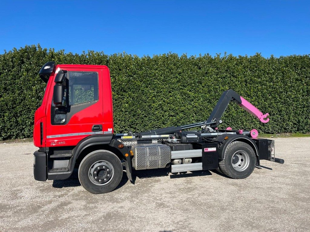 IVECO EUROCARGO 160E SCARRABILE - Hook lift truck: picture 2 IVECO EUROCARGO 160E SCARRABILE - Hook lift truck: picture 2