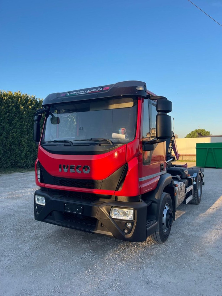 IVECO EUROCARGO 160E32 CON SCARRABILE NUOVO - Hook lift truck: picture 4 IVECO EUROCARGO 160E32 CON SCARRABILE NUOVO - Hook lift truck: picture 4