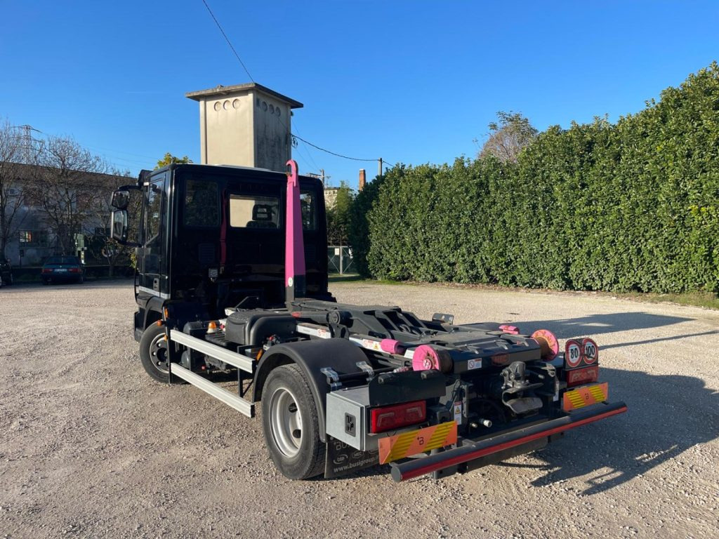 IVECO EUROCARGO 75E18 CON SCARRABILE NUOVO - Hook lift truck: picture 5 IVECO EUROCARGO 75E18 CON SCARRABILE NUOVO - Hook lift truck: picture 5