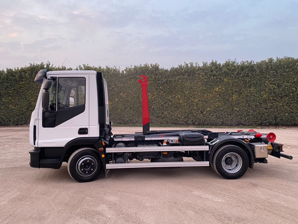 Hook lift truck IVECO EUROCARGO 80 E18 CON IMPIANTO SCARRABILE NUO: picture 18