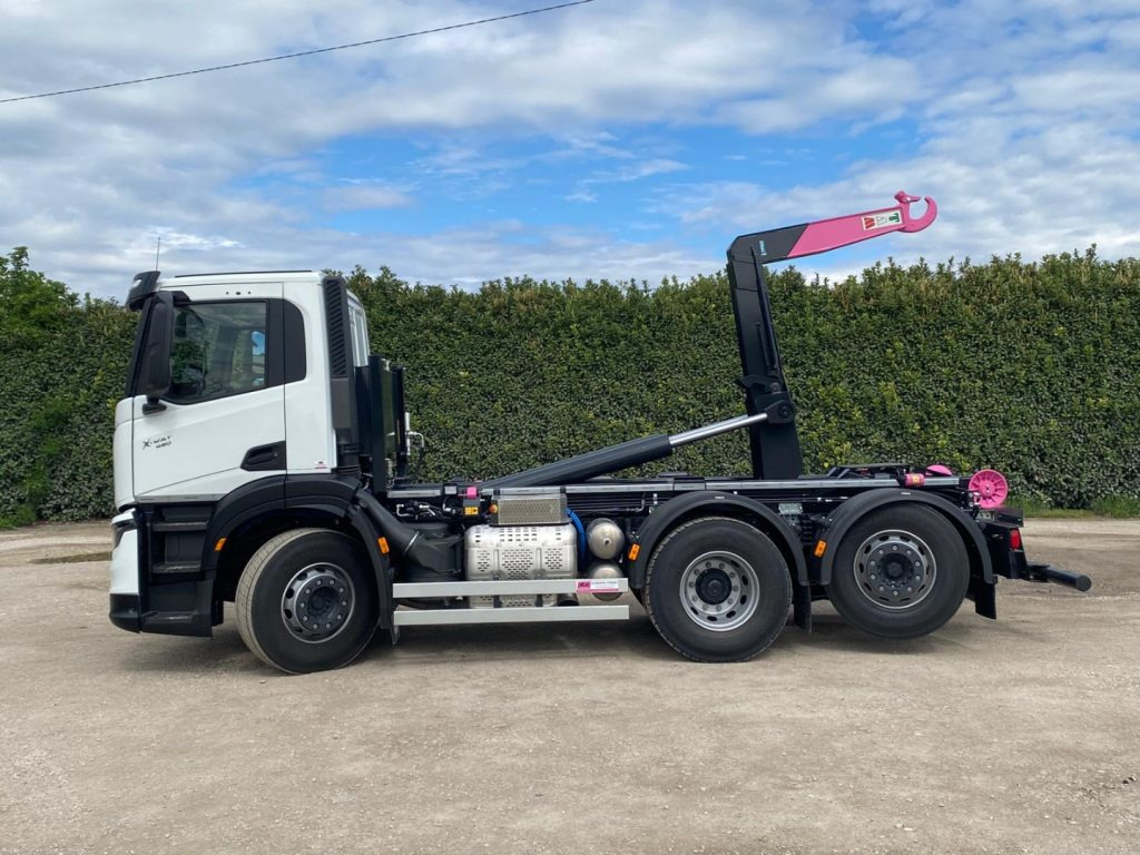 IVECO X-WAY AD280X48Y NUOVO SCARRABILE PASSO 3120 - Hook lift truck: picture 2 IVECO X-WAY AD280X48Y NUOVO SCARRABILE PASSO 3120 - Hook lift truck: picture 2