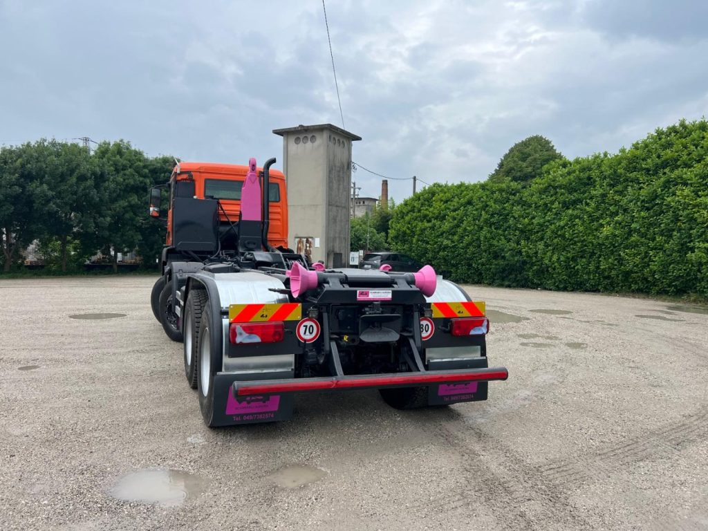 MAN TGS 35.480 SCARRABILE - Hook lift truck: picture 5 MAN TGS 35.480 SCARRABILE - Hook lift truck: picture 5