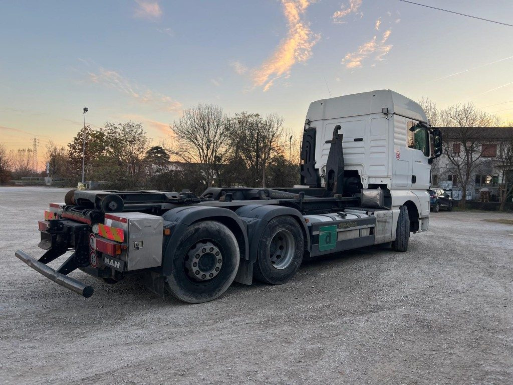 MAN TGX 26.480 USATO SCARRABILE - Hook lift truck: picture 2 MAN TGX 26.480 USATO SCARRABILE - Hook lift truck: picture 2