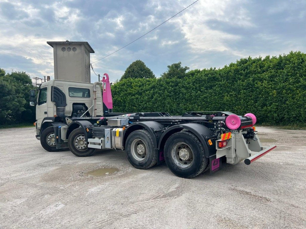 VOLVO FM480 SCARRABILE 8X4 - Hook lift truck: picture 3 VOLVO FM480 SCARRABILE 8X4 - Hook lift truck: picture 3
