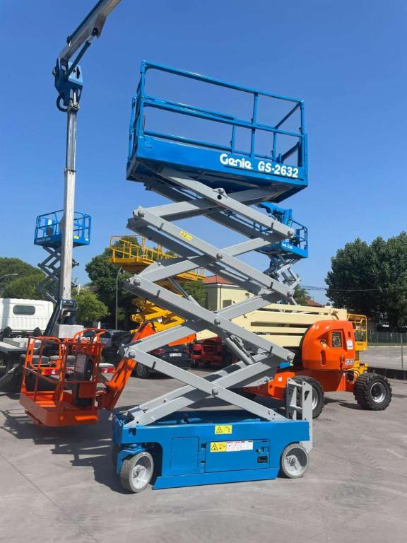 Scissor lift Genie GS-2632: picture 11
