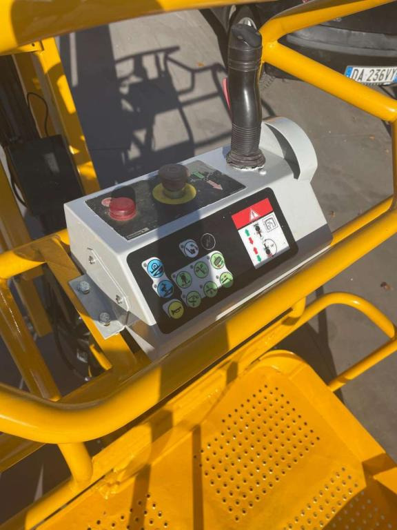 Haulotte HA15IP - Articulated boom: picture 4 Haulotte HA15IP - Articulated boom: picture 4