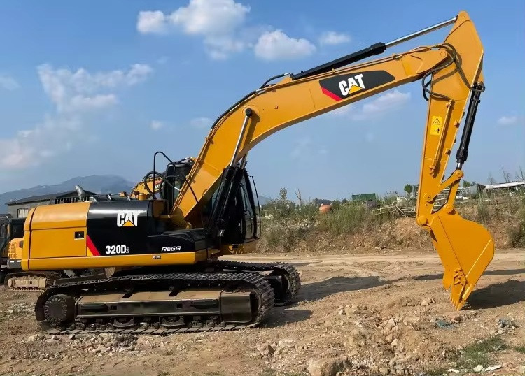 CATERPILLAR Crawler excavator Used excavator cat320 Japan brand Used CAT 320 Excavator Caterpillar 320D Crawler Excavator CAT320 used digger for sale - Crawler excavator: picture 4 CATERPILLAR Crawler excavator Used excavator cat320 Japan brand Used CAT 320 Excavator Caterpillar 320D Crawler Excavator CAT320 used digger for sale - Crawler excavator: picture 4