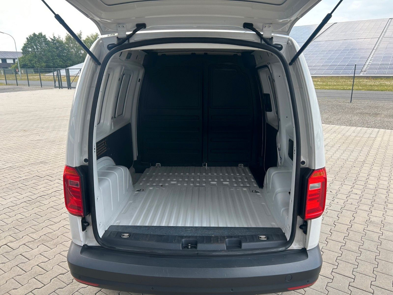 Volkswagen Caddy Kasten | Klima, Navi - Passenger van: picture 4 Volkswagen Caddy Kasten | Klima, Navi - Passenger van: picture 4