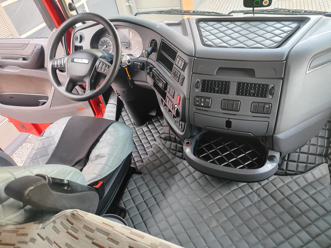 Truck DAF XF 510: picture 12