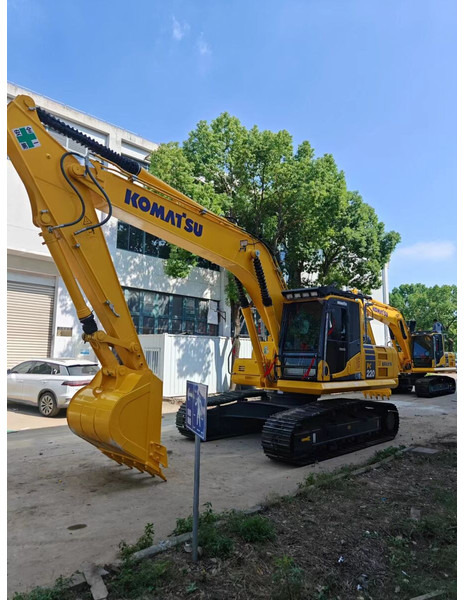 Komatsu PC220-8 - Crawler excavator: picture 3 Komatsu PC220-8 - Crawler excavator: picture 3