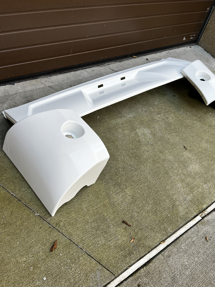 Zderzak tylny VOLVO 9500 9700 9900, B12 VOLVO 9500 9700 9900 - Bumper for Coach: picture 3 Zderzak tylny VOLVO 9500 9700 9900, B12 VOLVO 9500 9700 9900 - Bumper for Coach: picture 3